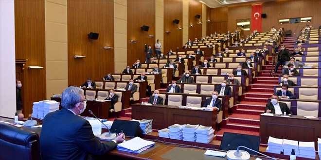 Ankara meclisi karıştı. Ak Parti grubu toplantıyı terk etti