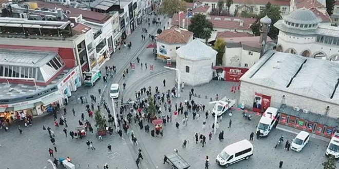 İstiklal Caddesi'nde yoğunluk: Girişler bir süre kapatıldı