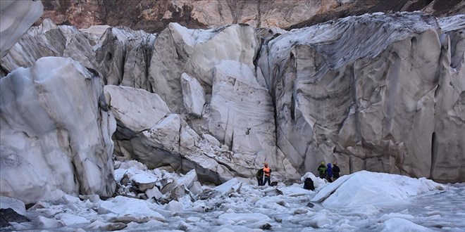 Trkiye'nin en byk vadi buzulu mercek altna alnyor