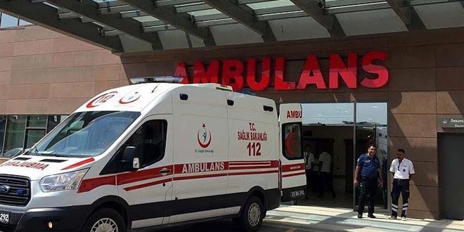 Mide k���ltme ameliyat� olan kad�n evinde �l� bulundu