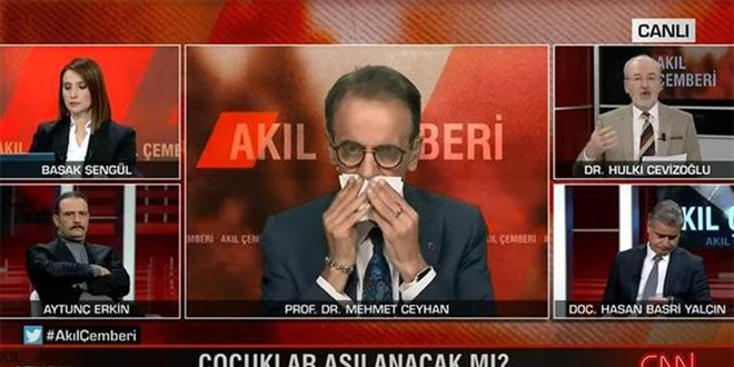 Prof. Dr. Ceyhan canlı yayında rahatsızlandı yayını bıraktı!