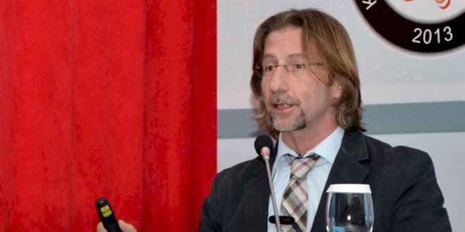 Prof. Dr. Ercüment Ovalı'dan koronavirüs aşısı açıklaması