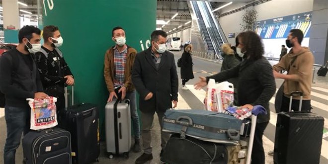 Dubai'de pasaportlarına el konulan Türkler yurda döndü
