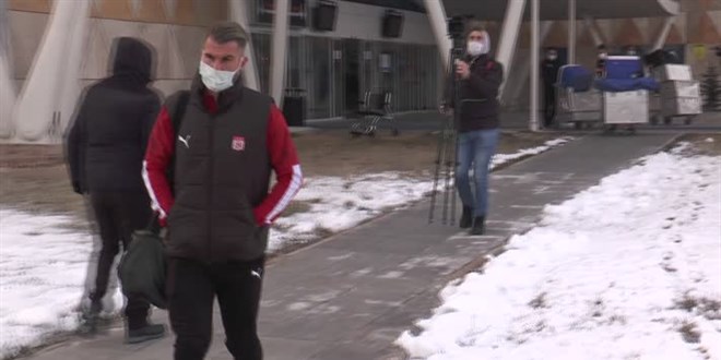 İsrail'de mahsur kalan Sivasspor kafilesi Sivas'a ulaştı
