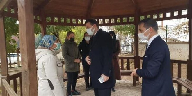 Çiçek hemşire, 20 günde ailesini virüsten kaybetti
