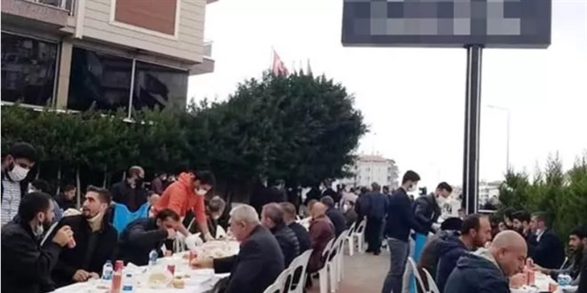 Koronavirüsten ölen babası için mevlit yemeği verdi