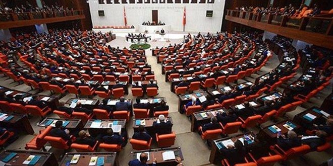 CHP, 'Tek yeni fabrika kurulmadı' dedi. Bakan Varank saydı