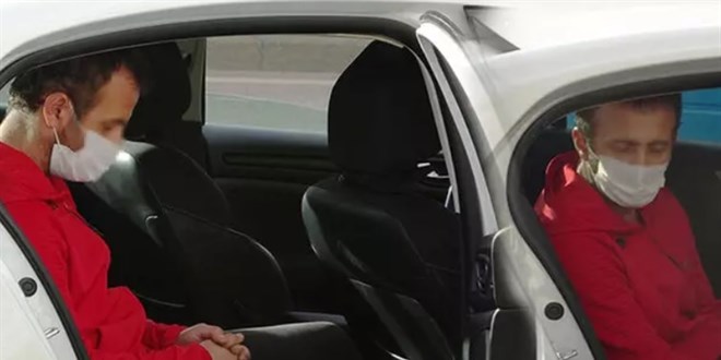 Kısıtlamayı ihlal etti, polis ceza yazarken uyudu