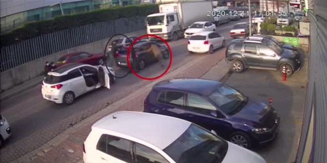 Avc�lar'da iki grup aras�ndaki silahl� kavgada bir ki�i hayat�n� kaybetti