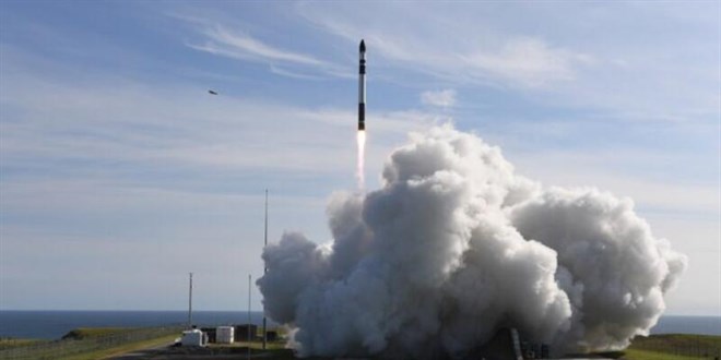 Rocket Lab'n uydu frlat Gne tutulmas nedeniyle ertelendi