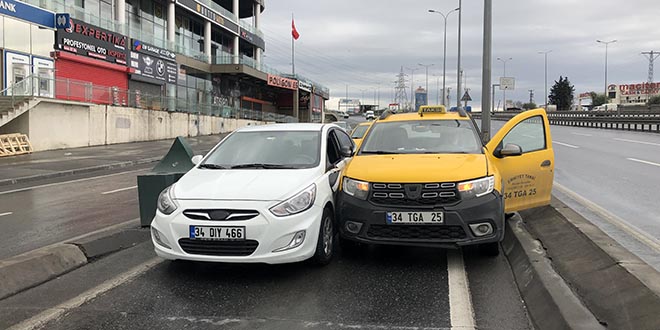 Boş yolu paylaşamadılar, kaza yaptılar