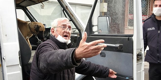 Tehdit etti: Kimliklerinizi verin, defterinizi düreceğim
