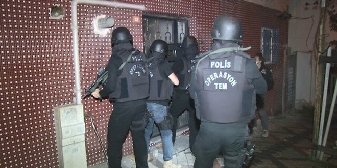 İstanbul'da 10 adrese PKK operasyonu: Çok sayıda örgütsel doküman ele geçirildi