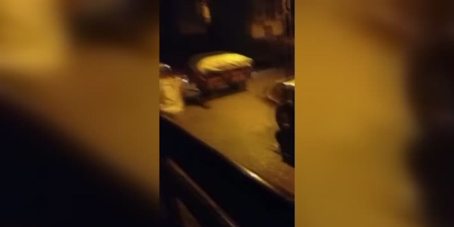 Devrilen pancar yüklü traktörün sürücüsü son anda atlayarak kurtuldu