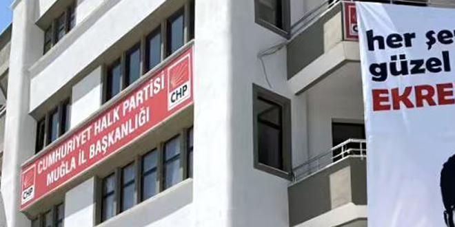 Sebilden su alırken taciz edildi. CHP il başkanı barıştırmak istedi