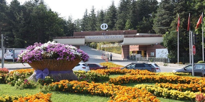 Anadolu Üniversitesi'nden 'ek sınav hakkı' açıklaması