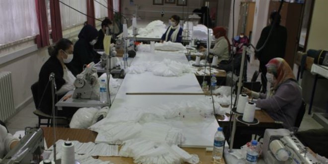 Bu lise seri üretim yaparak 1,5 milyon maske üretti