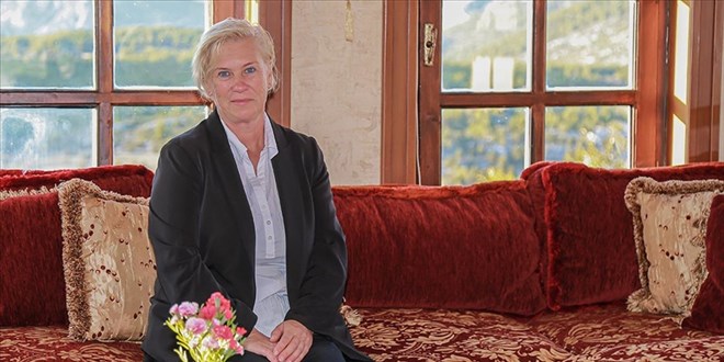 Alman Beate tatil için geldiği Türkiye'de yaşam kurdu