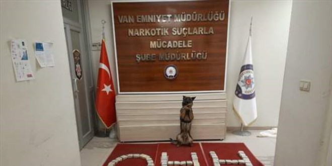 Polislerden, uyuşturucu paketlerine 'ohh ohh' yazarak Bakan Soylu'ya destek