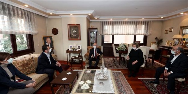 Kılıçdaroğlu, Alparslan Türkeş'in eşini ziyaret etti