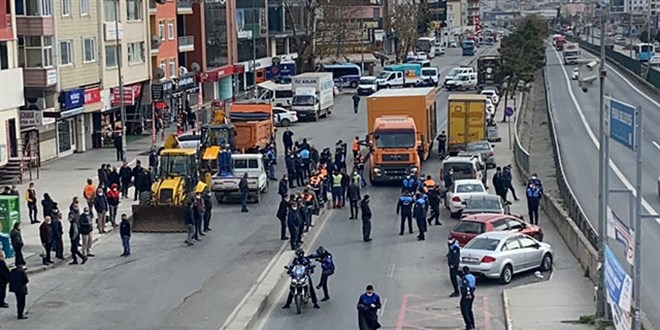 İBB kaldırmak istedi, Pendik Belediyesi yolu kapattı