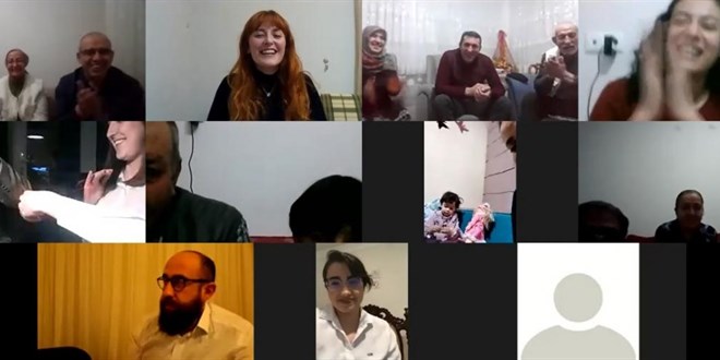 Koronavirüs bunu da yaptırdı, online kız isteme merasimi