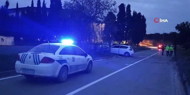 Köpeğe çarpmamak için manevra yapan polis kaza yaptı