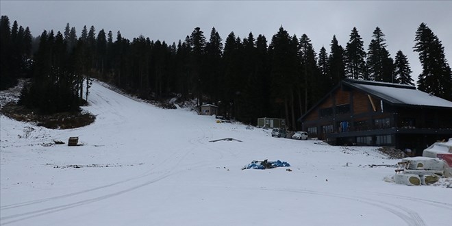 Anadolu'nun yce da Ilgaz, kayak sezonu iin kar bekliyor