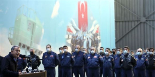 Bakan Akar'dan 2. Ana Jet Üs Komutanlığına ziyaret
