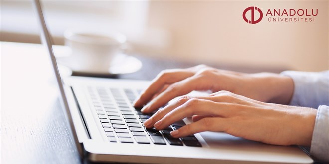 Anadolu Üniversitesi online sınavda ilk kez yaptı