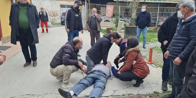 Tıp teknisyeni yoldan geçerken böyle hayat kurtardı