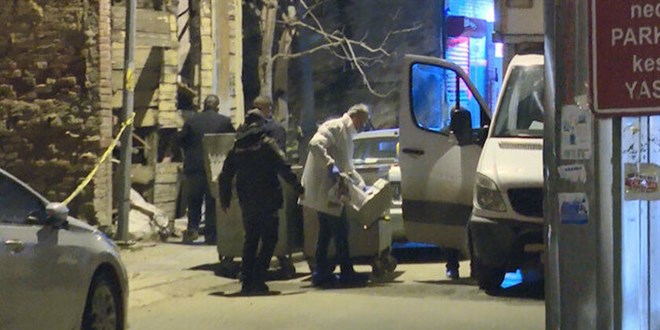 İstanbul Kadıköy'de yanan araçtan 2 kişinin cesedi çıktı