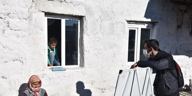 Eğitimin fedakar neferi İhsan öğretmen