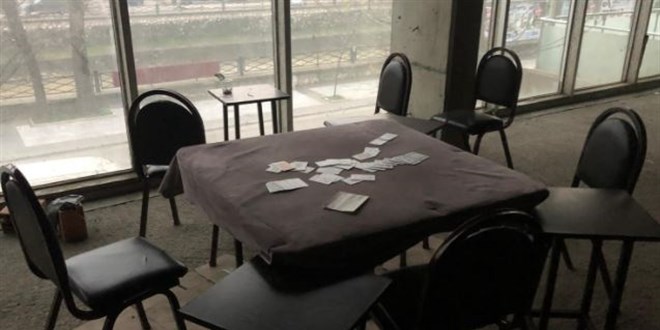 Polis kumar baskını yaptı, onlar ise çatıdan atlayıp kaçtı