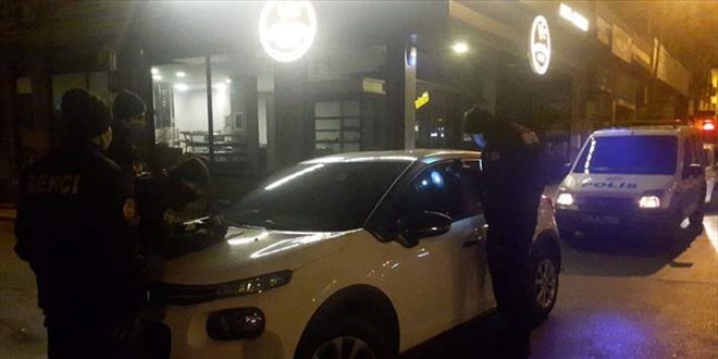 'Dur' ihtarına uymadı, aracı bırakıp kaçtı