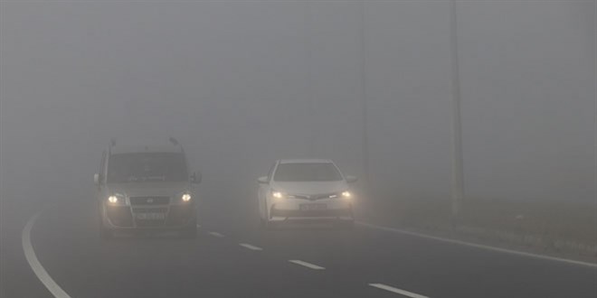 Dzce ve Bolu'da youn sis etkili oluyor