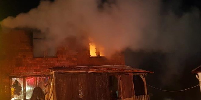 Sakarya'da yangın: 2 ölü, 1 yaralı