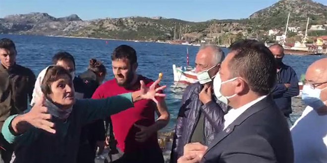 CHP'li vekile tepki: Her şeyimiz yıkılmış, şov yapıyorsunuz