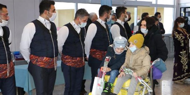 Ukraynalı turistler davul zurnayla karşılandı
