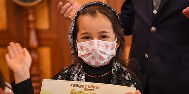 6 yaşındaki Zeynep, ödülünü SMA hastalarına bağışladı