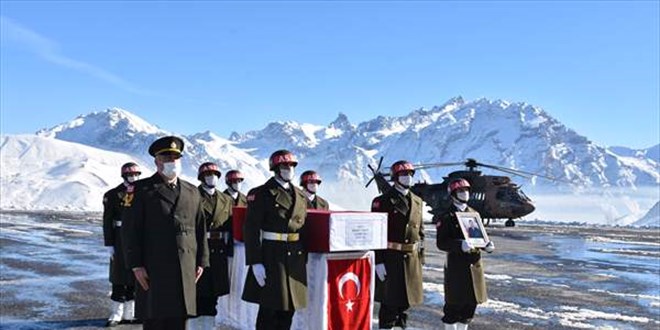 Çığ düşmesi sonucu şehit olan asker için tören düzenlendi