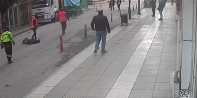Deprem anında pencereden atladı, o anlar kamerada