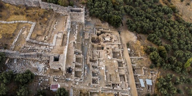 İzmir'deki kazılarda birbiriyle bağlantılı dört sarnıç bulundu