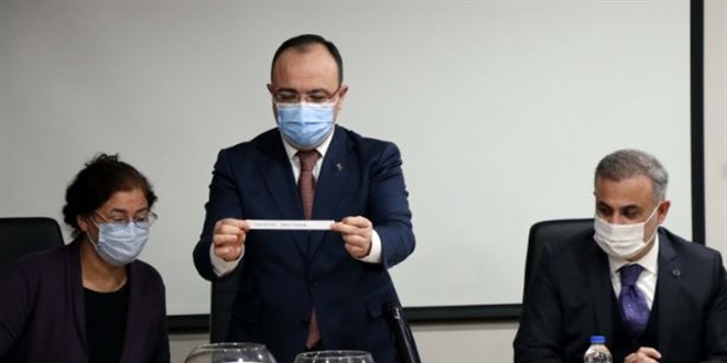 Elazığ'da 341 deprem konutu için kura çekildi