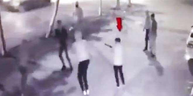 Telefonunu alamadıkları genci önce dövüp sonra tüfekle vurdular