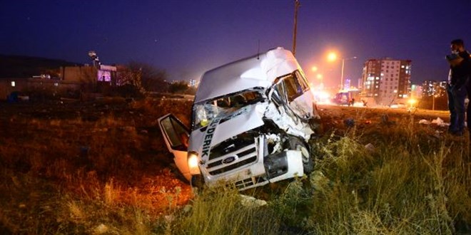 Mardin'de zincirleme trafik kazas: 13 yaral