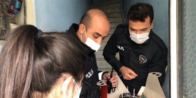 Aydın polisinden genç kıza sürpriz doğum günü
