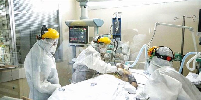 Sa�l�k �al��anlar� 2021'e �al��arak giriyor