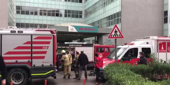 İzmir'de bir hastanenin AMATEM binasında çıkan yangın söndürüldü