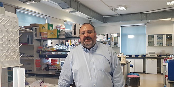 İngiltere'deki mutasyon, aşı kadar ilaç çalışmalarının önemli olduğunu gösteriyor